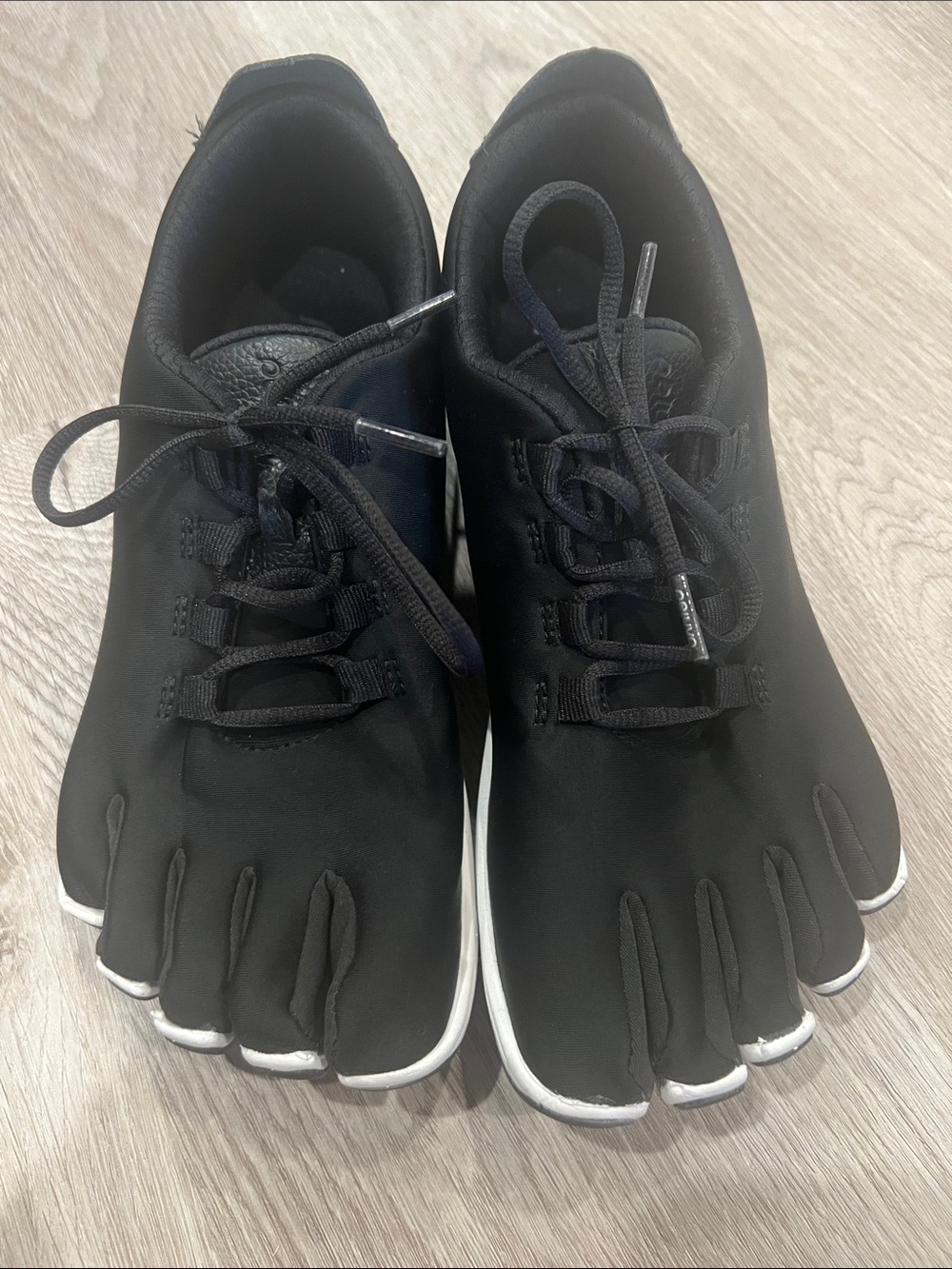 Peluva Strand Lightweight Trainer